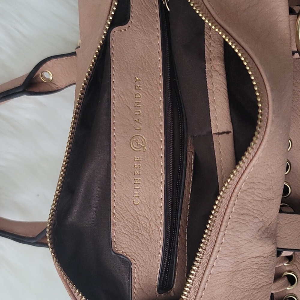 Purse - Picture 3 of 4